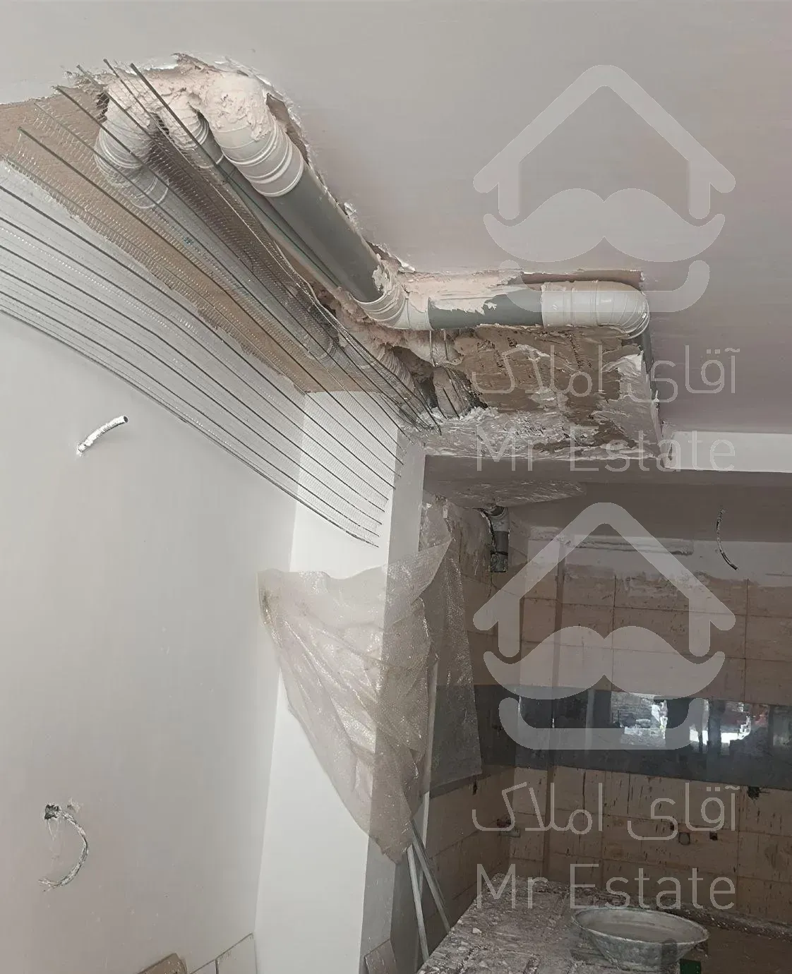 گچ کاری گچ خاک سفید لکه گیری خورده. کاری