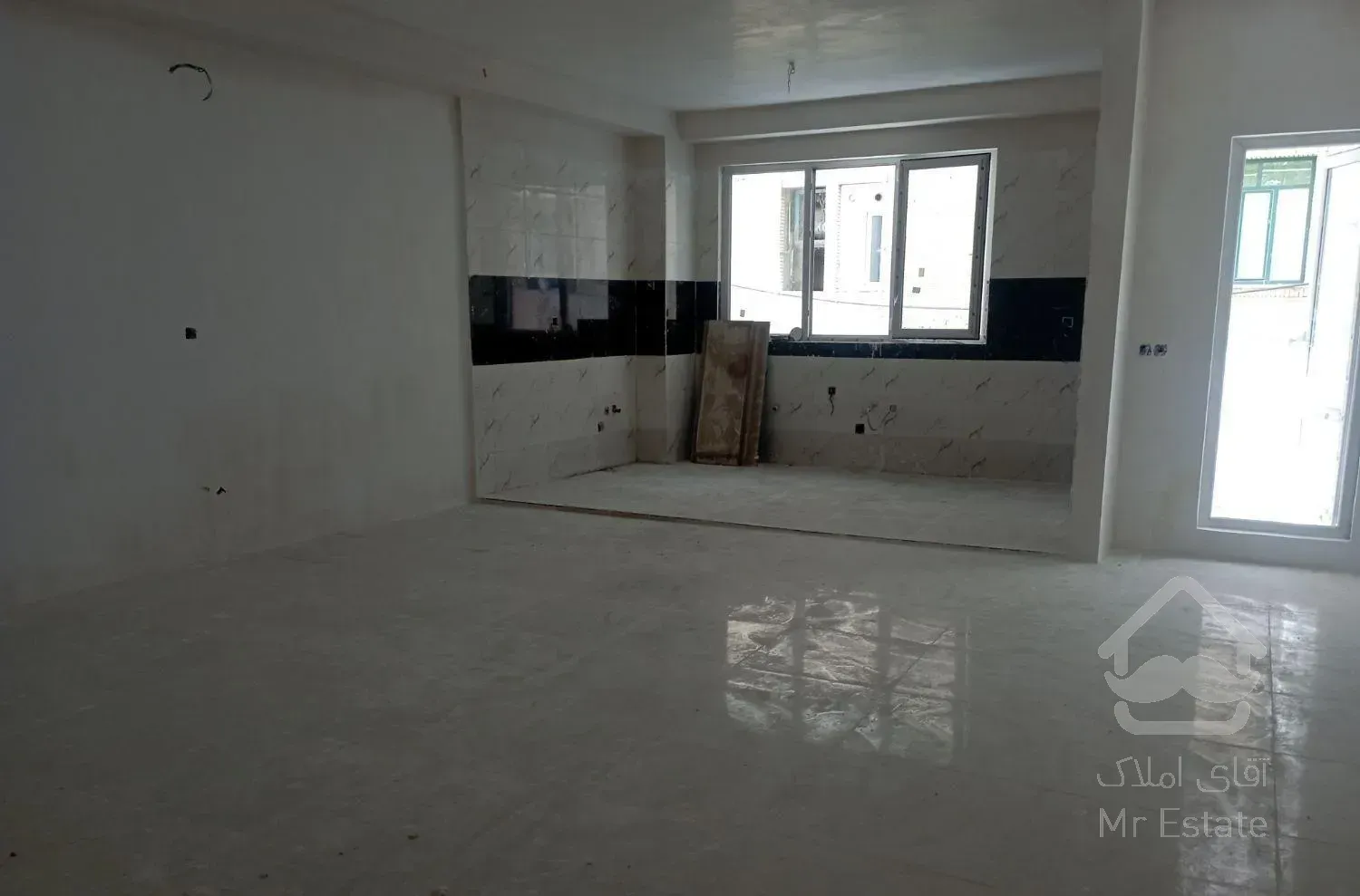 فروش آپارتمان ۹۳ متری ۲ خوابه در یافت‌آباد