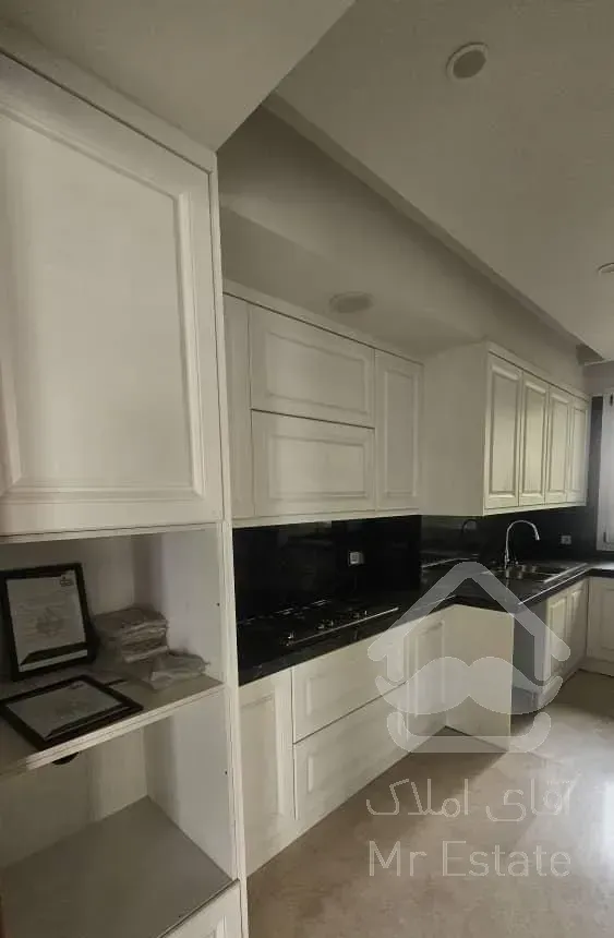 ۱۸۲ متر تک واحدی/غرق نور/مشرف به ۸ هزار متر باغ