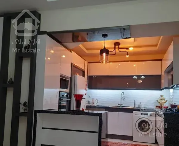 آپارتمان ۱۱۰ متری فاز۴ مهرشهر