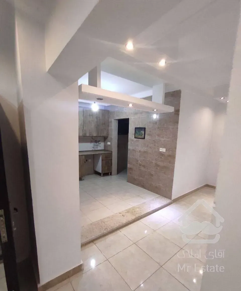 آپارتمان ۱۳۰متر ط۱ تک واحدی واقع چالوس خ ۱۷شهریور