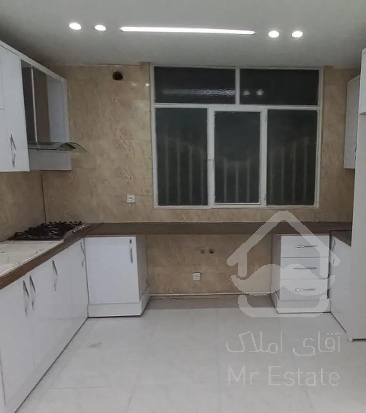 ۶۱ متر فروش