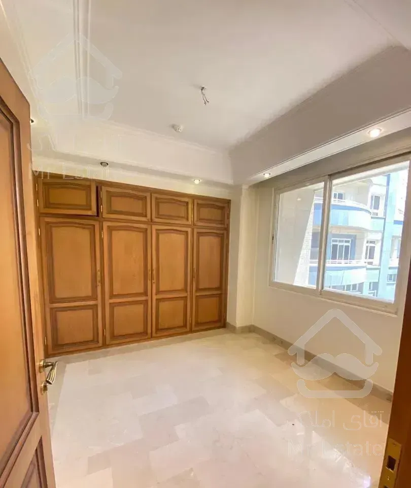 کامرانیه شمالی 200 متر 3 خوابه