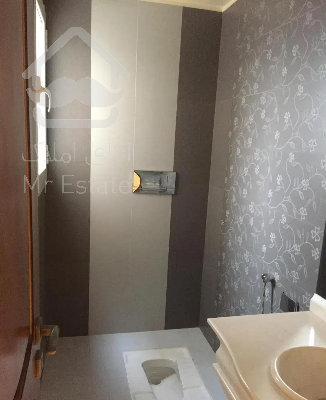 ١٥٠ متر ٣ خواب فرمانیه (دیباجى شمالى )