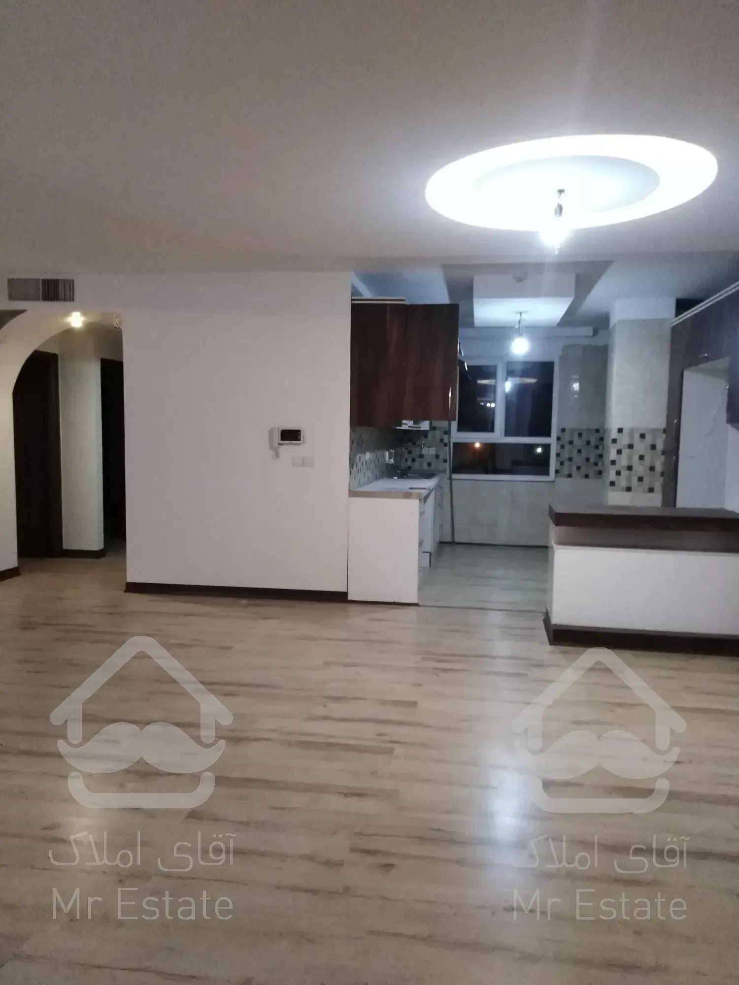 تکواحدی لوکس/۱۷۸متر بینظیر/سه نبش/کاشانی آلاله