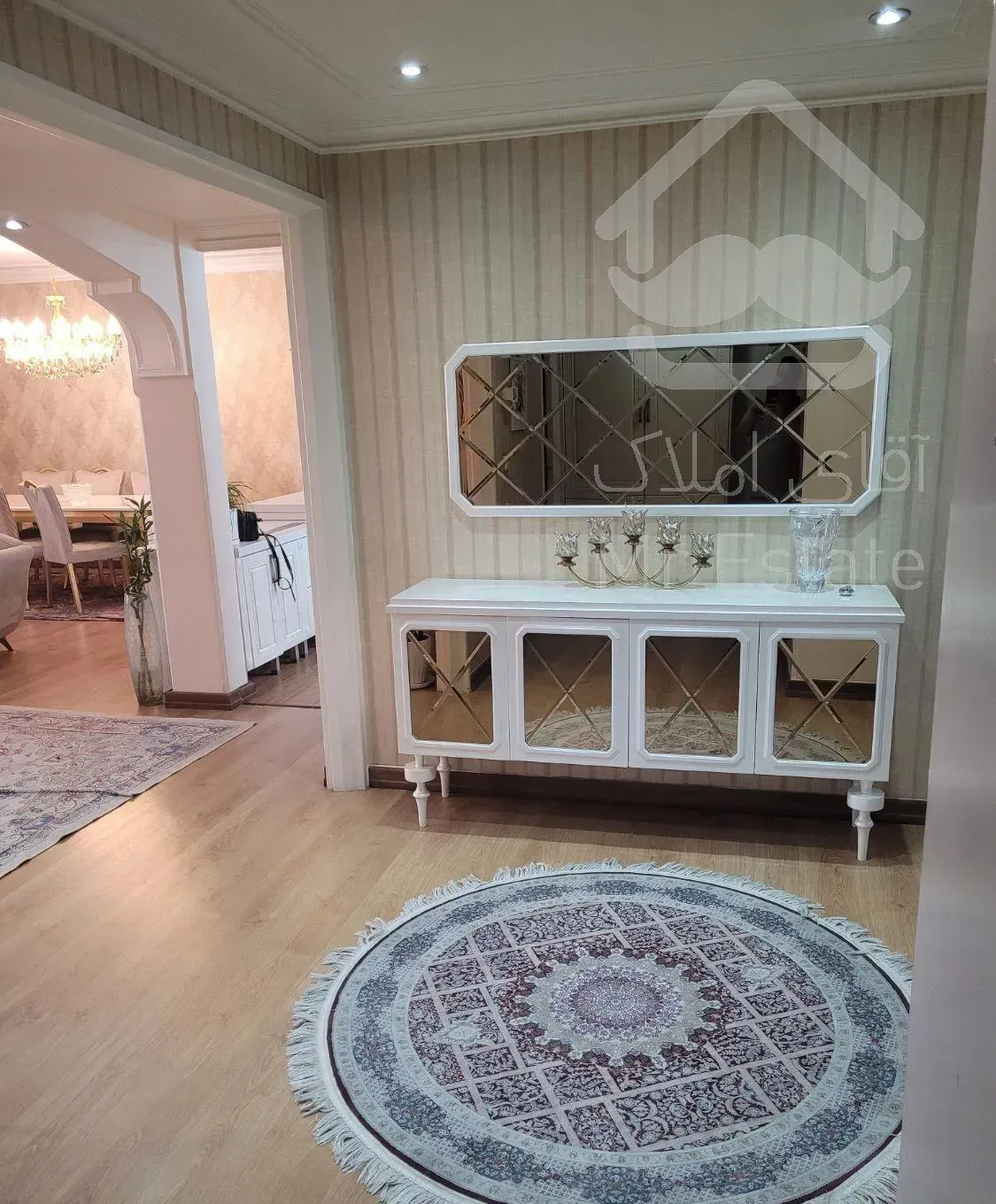 فروش ۲۰۰متر تکواحدی  ۲۲ ساله ((فول امکانات))