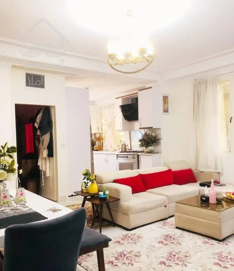 پارکینگدار.۴۴ متری . در جی