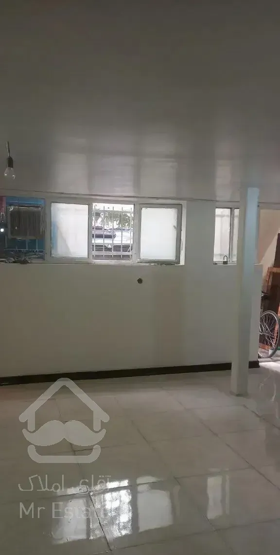 ۶۰متری یک خوابه زیرهمکف (نورگیر عالی)