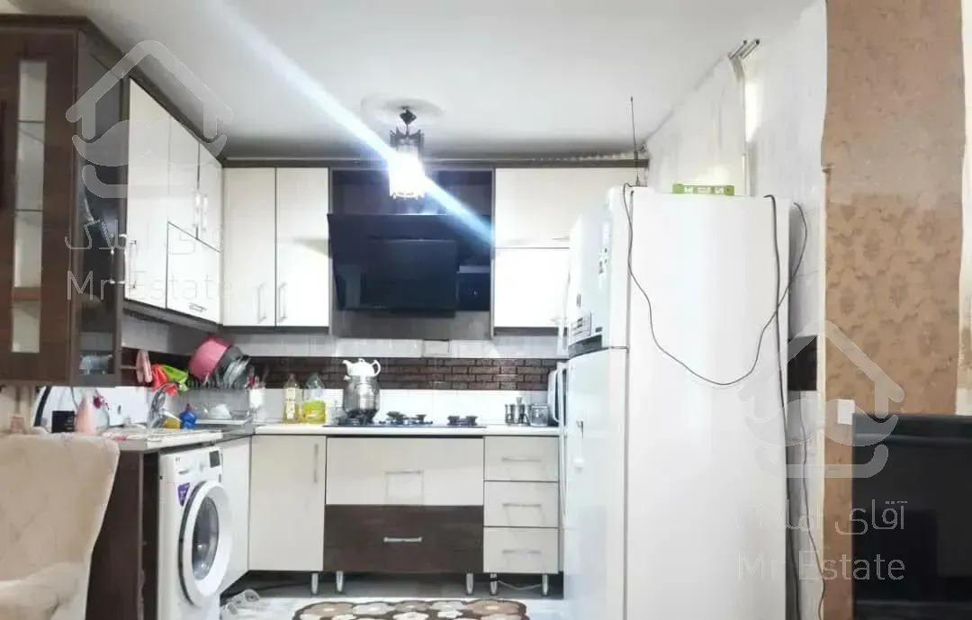 ۴۶ متری / پارکینگ سندی / ط ۳