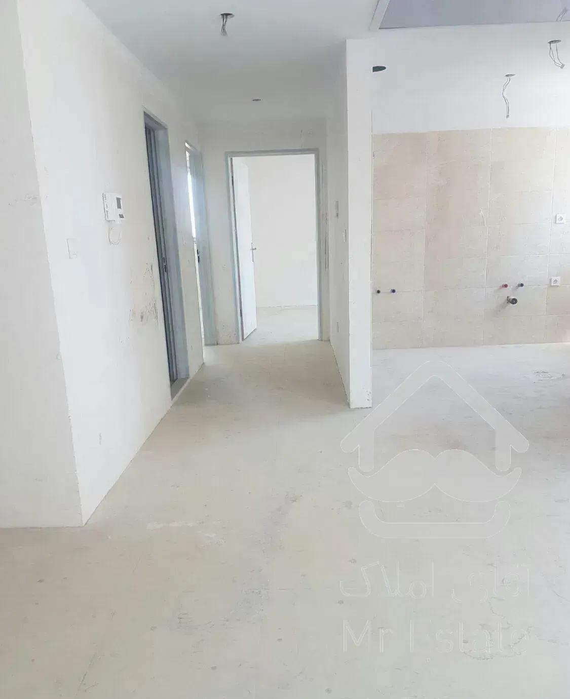 چیتگر.۹۶ متر کلید نخورده با ویو شهر و کوهستان