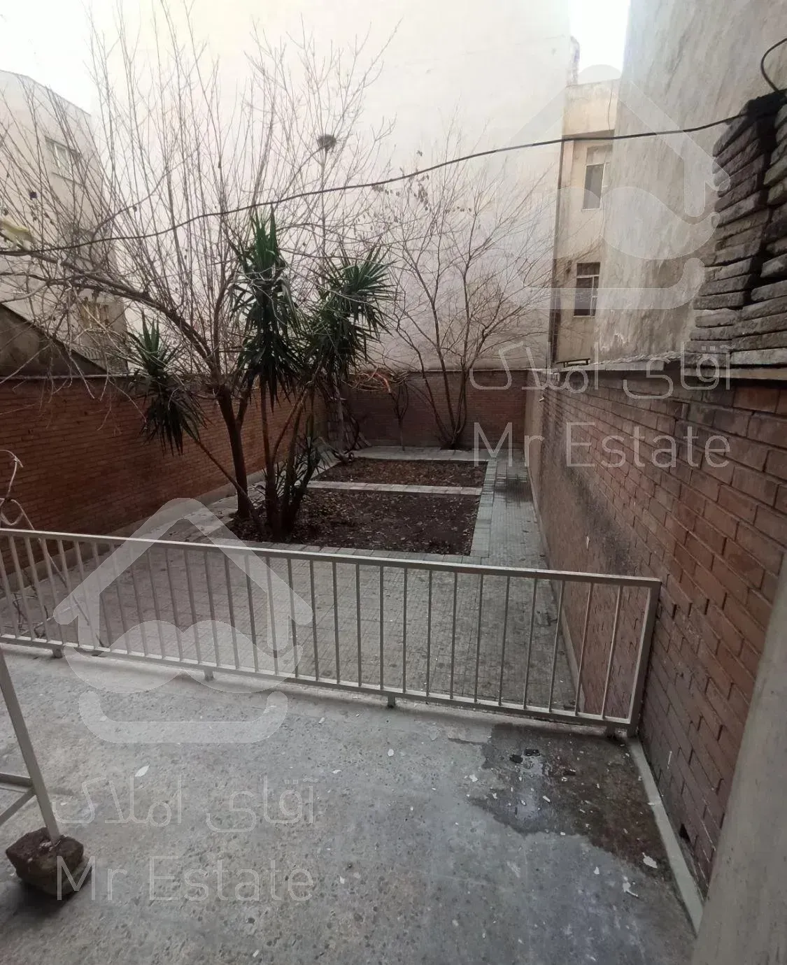 آپارتمان ۱۱۵متر بازسازی شده با ۸۰متر حیاط سنایی