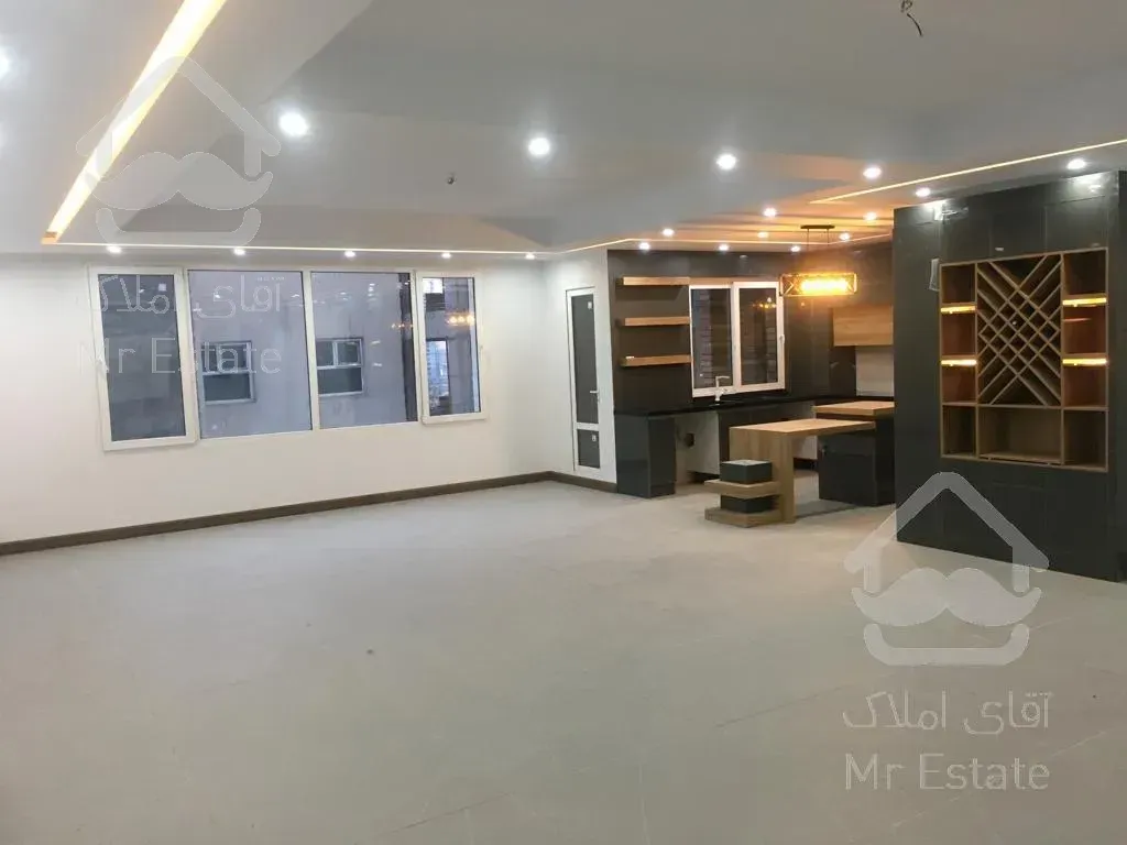 ویلایی ۵۴۰ متر سه طبقه یکجای نوساز در راه آهن/چیتگر/دریاچه