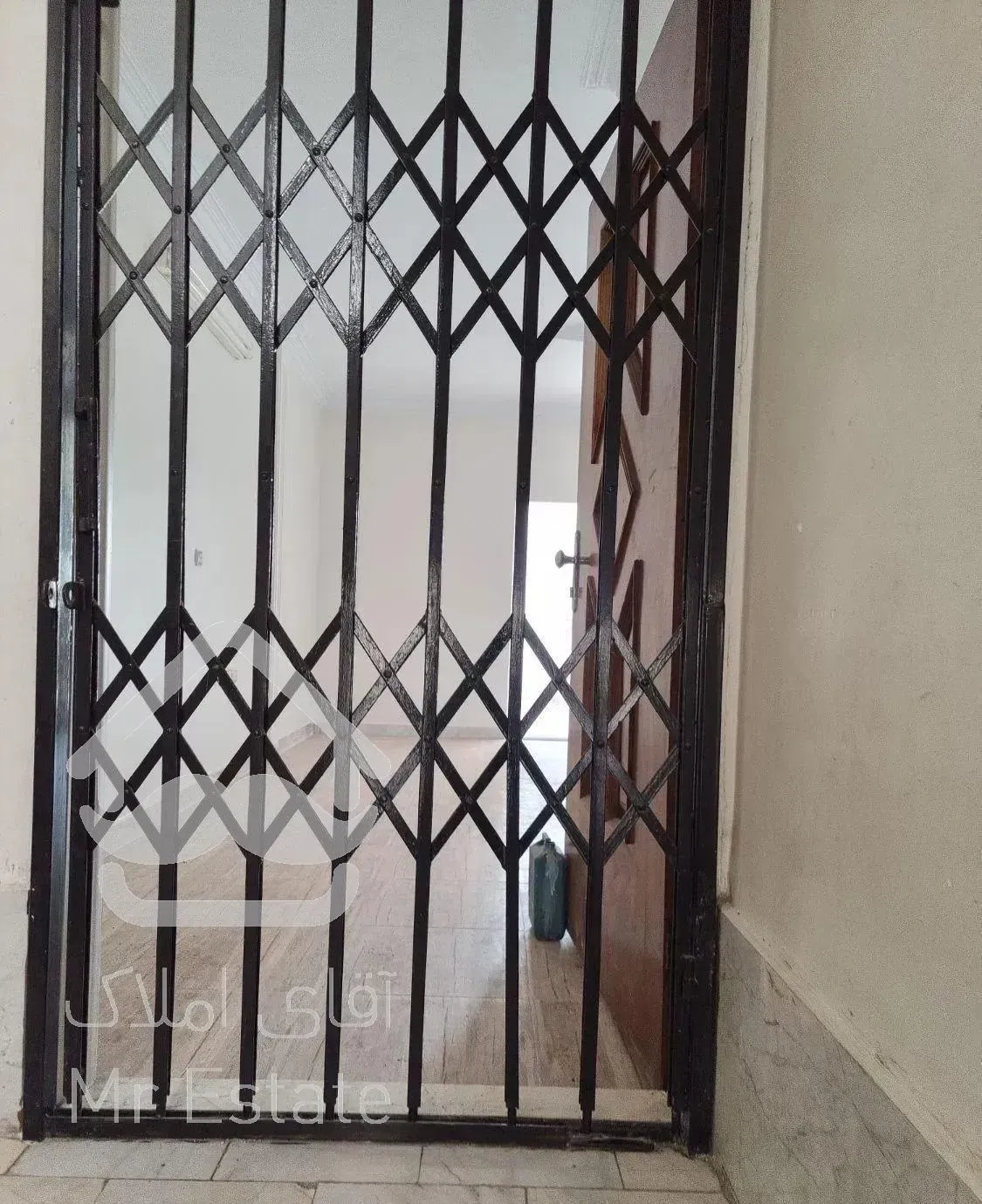 71 متر 2 خواب نقاشی شده تمیز