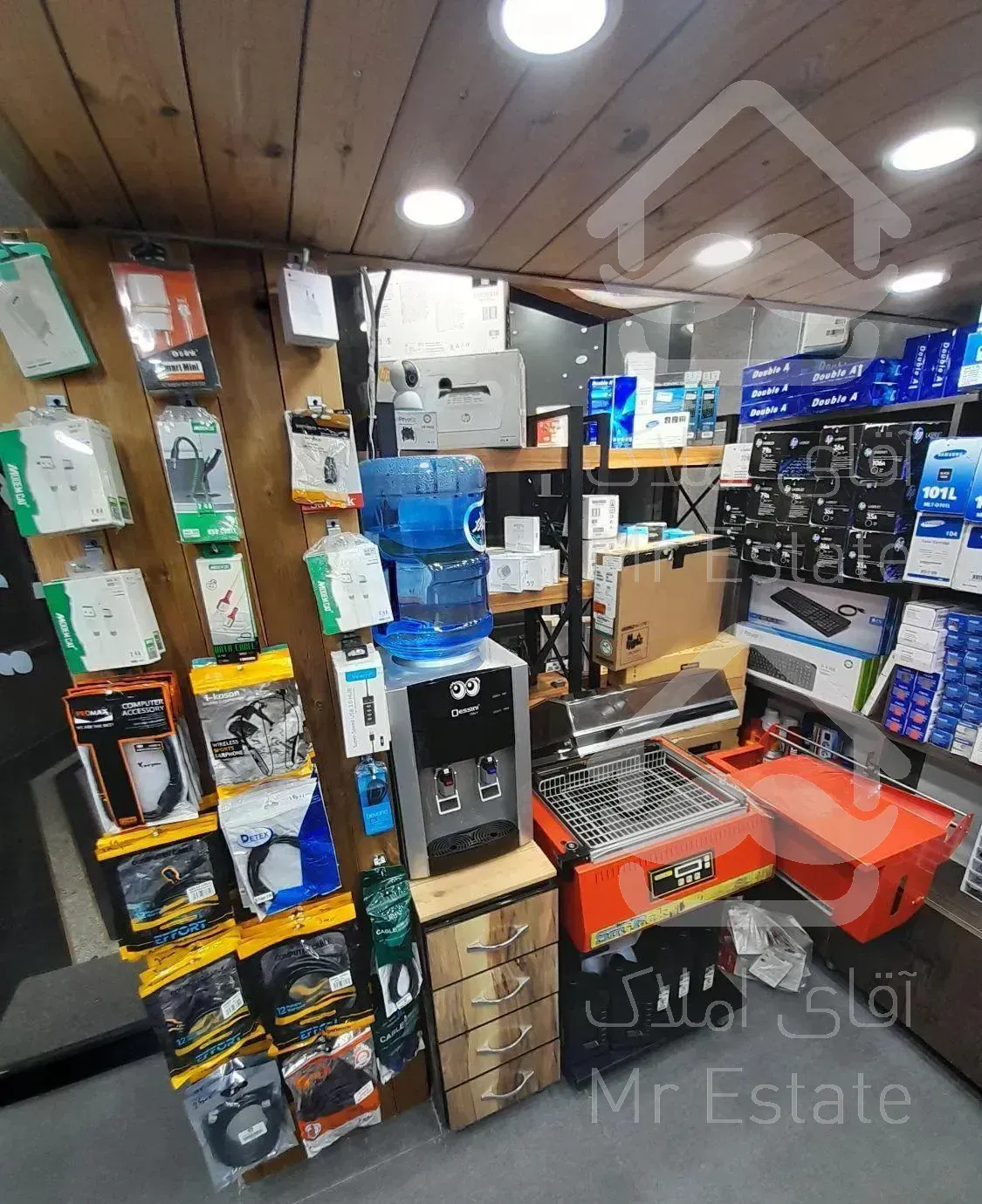 *جردن + داخل پاساژ* 13.69 متر مغازه شیک و آماده