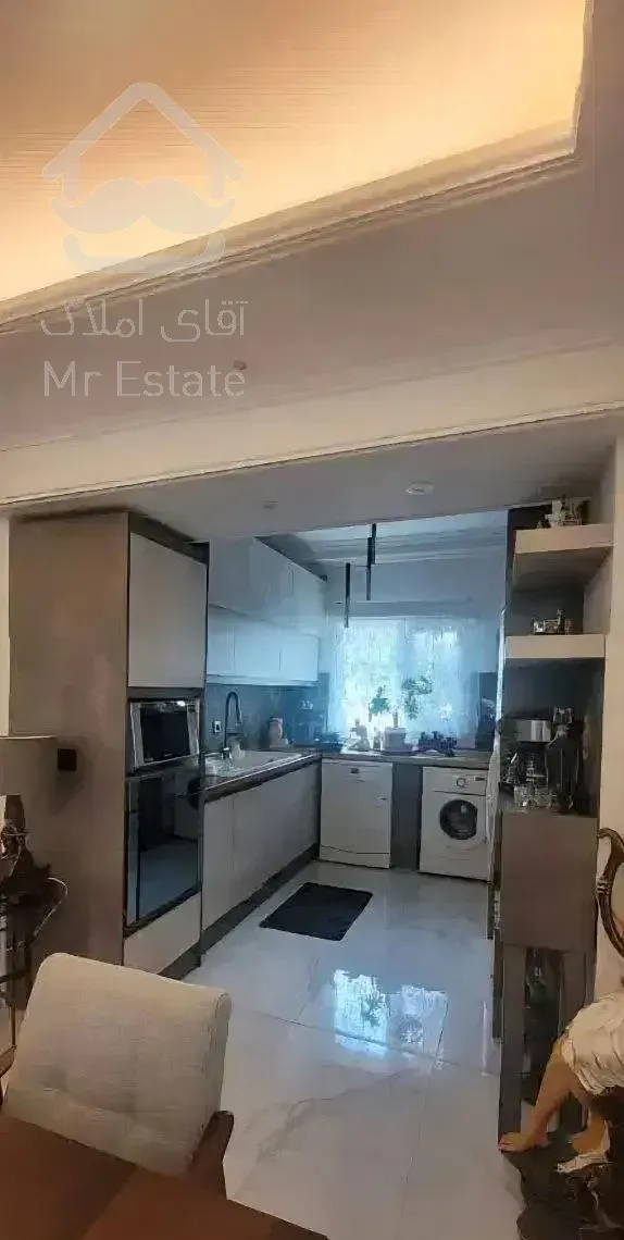 آپارتمان۸۷مترسند/میدان فرهنگ تکواحدی / پارکینگ دار