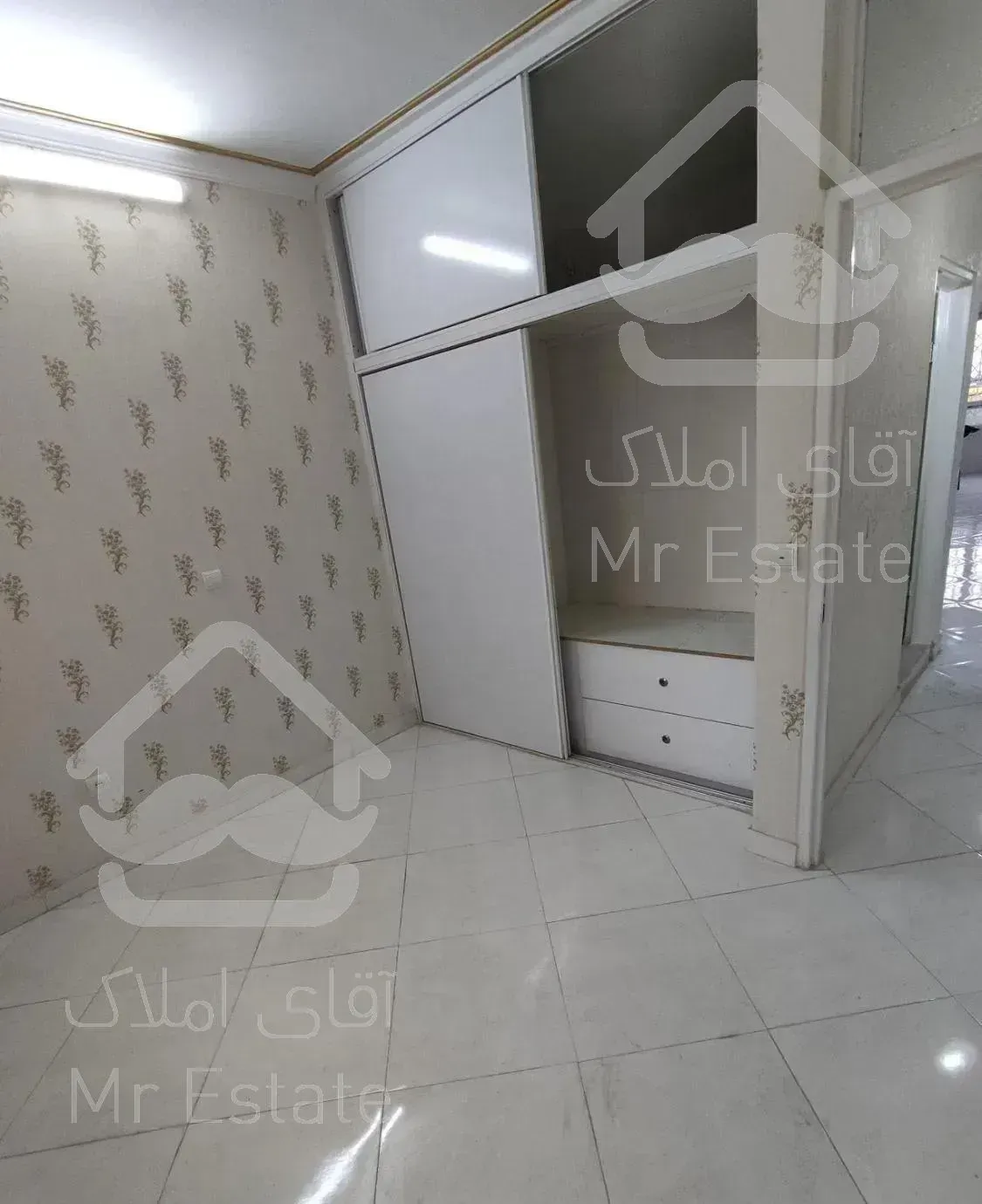 ۱۱۱متر /خوش نقشه پرنور /با تراس بزرگ