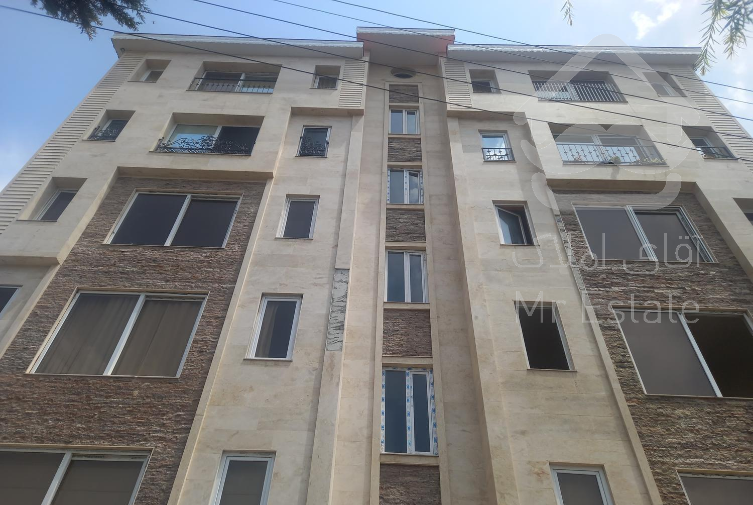 105 متری/فول امکانات/بر خیابان اصلی/خ عباسیه شمالی