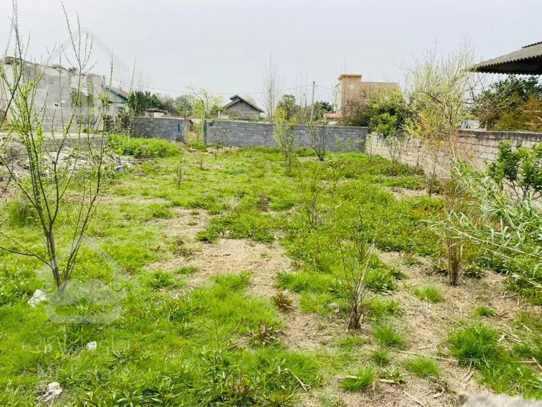 زمین ساخت ساز ۲۰۰متری