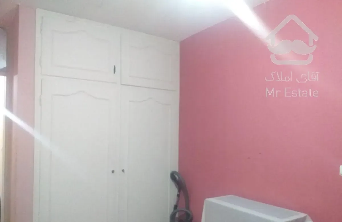 آپارتمان ۱۰۵متری ۲خوابه دو تا کولر دارد ۴غربی فاز۱