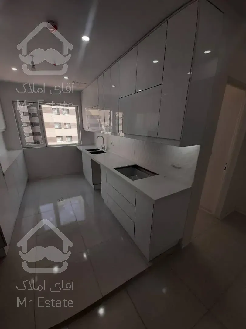 96 متری لاکچری در غرب دریاچه