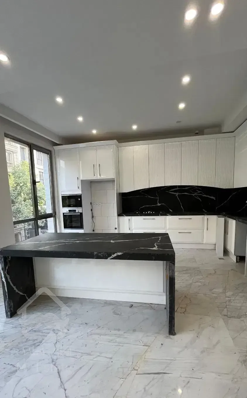 ۱۱۰متر تاپ لوکیشن فرمانیه/ ۲پارکینگ سندی