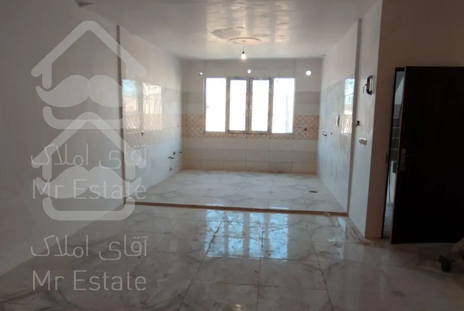 اپارتمان نوساز ، مرتضی گرد