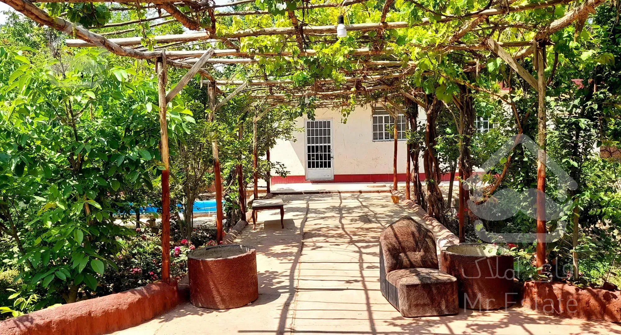 زمین مسکونی