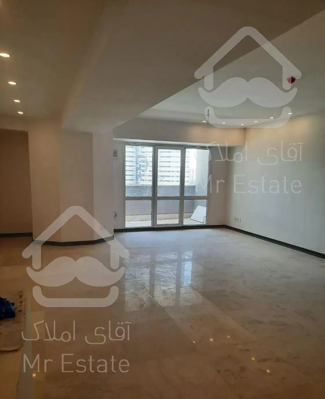 واحد ۱۶۳ متری ۳ خواب برج G چیتگر