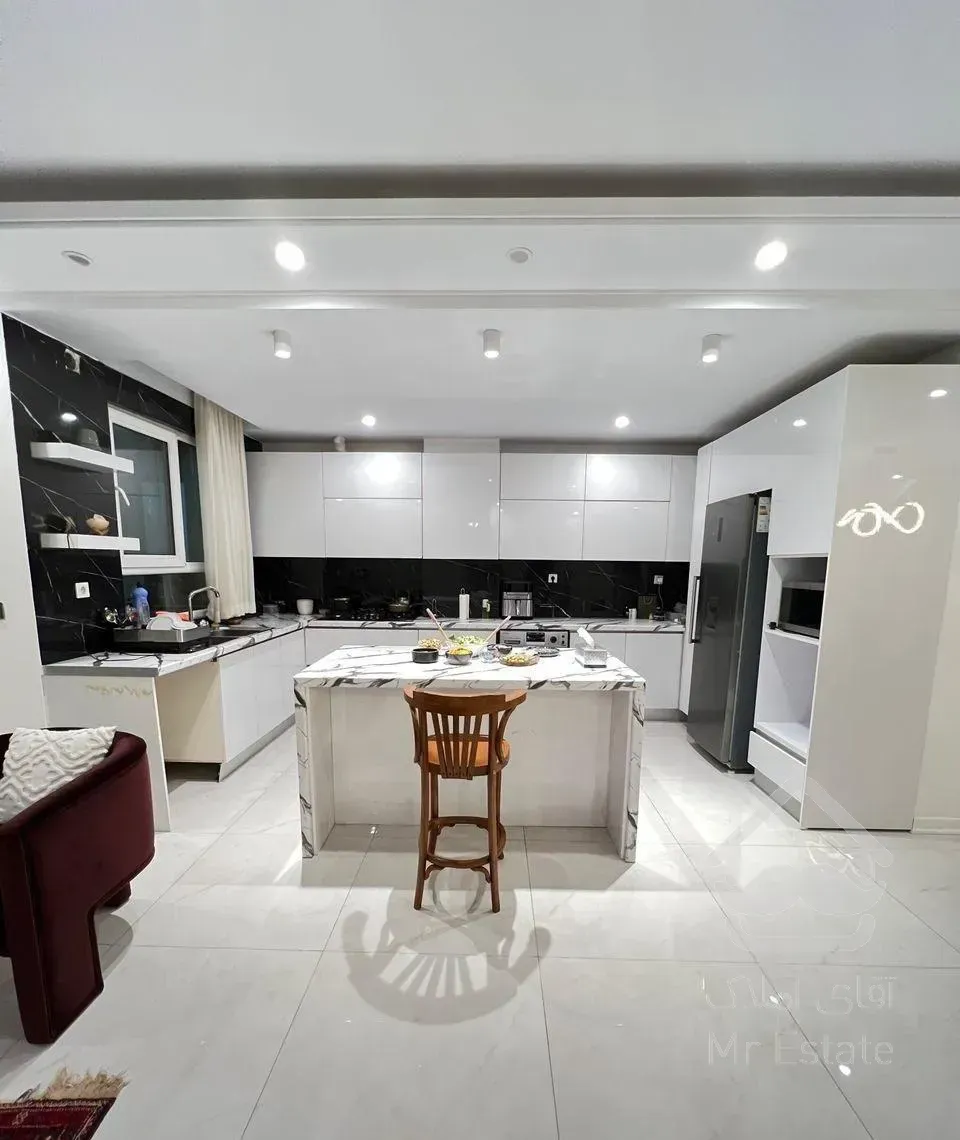 ۸۵ متر ۲ خواب / جنوبی آفتاب خور / ازگل