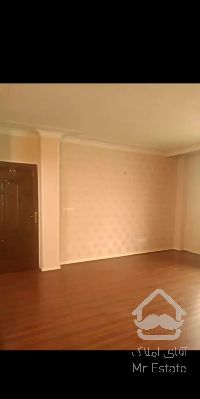 ۷۶ متر  پروانه شمالی