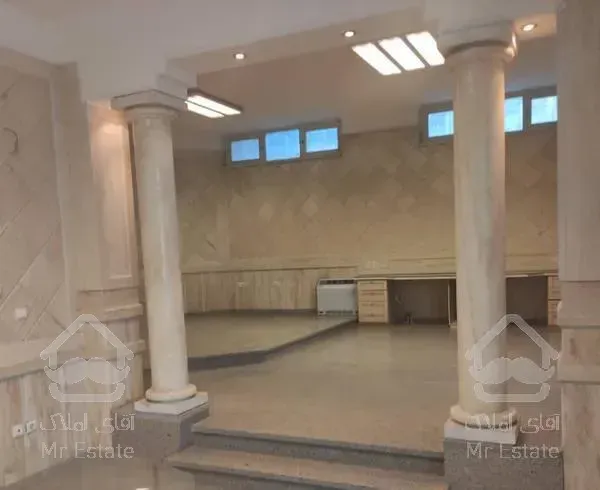 ۵۷۷ متر ویلا//باغ فردوس