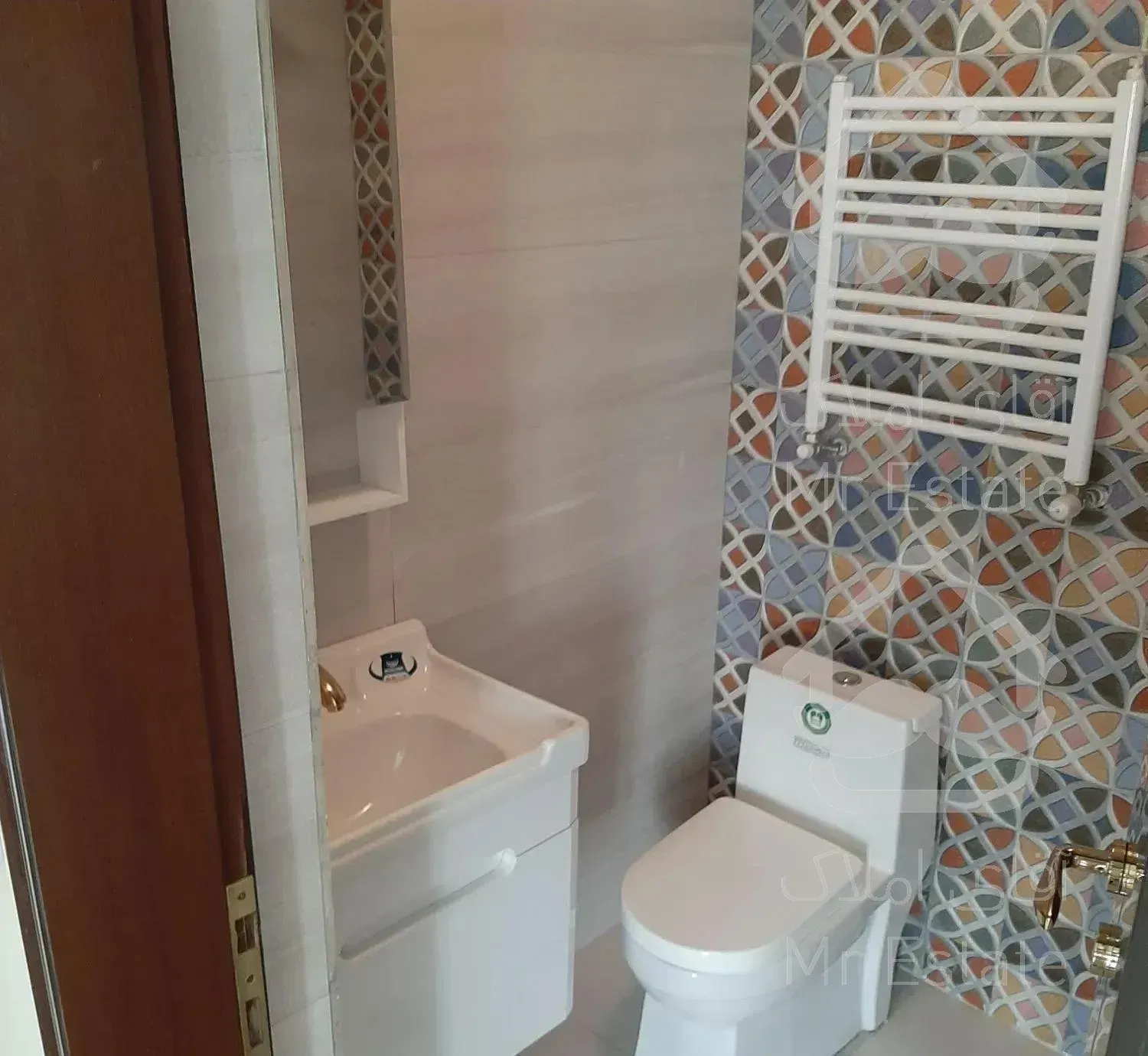 ۱۳۰ متر ویو و نور