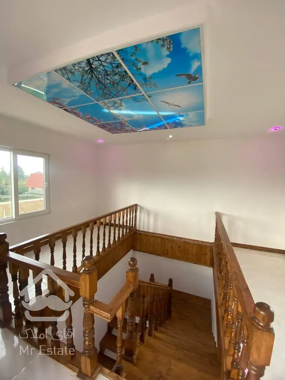 دوبلکس نمامدرن منطقه برند نور ٣٠٠مترى باروف