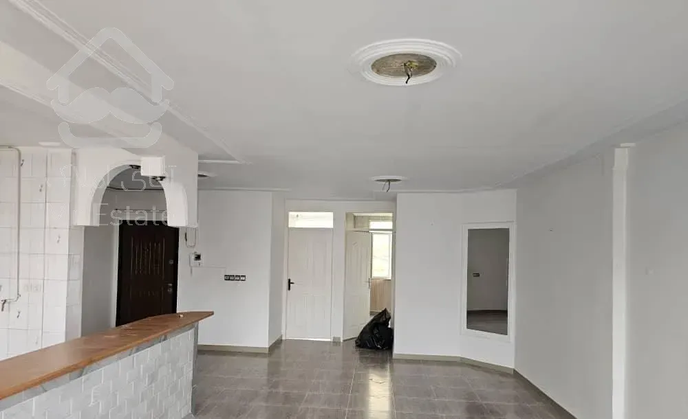 رهن آپارتمان ۹۳ متری میدان گلها