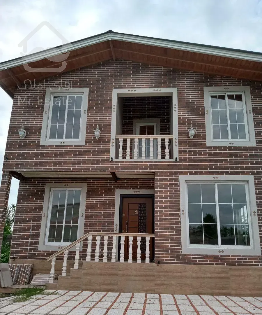 ویلا باغ 450 متر ، زیربنا 137 متر سه خوابه