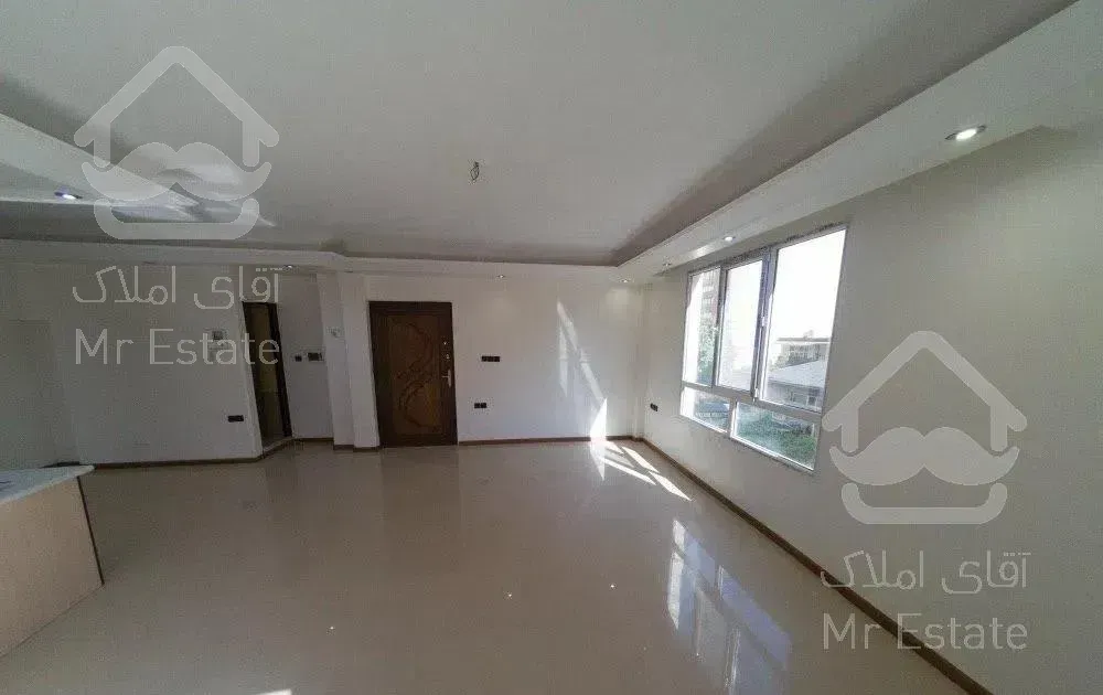 ۱۰۵ متر تک واحدی سه جهت نور