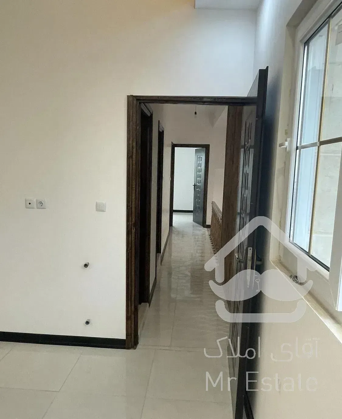 ۱۴۰ متر نیم‌‌ پیلوت ، امیرکلا سه راه سجادی