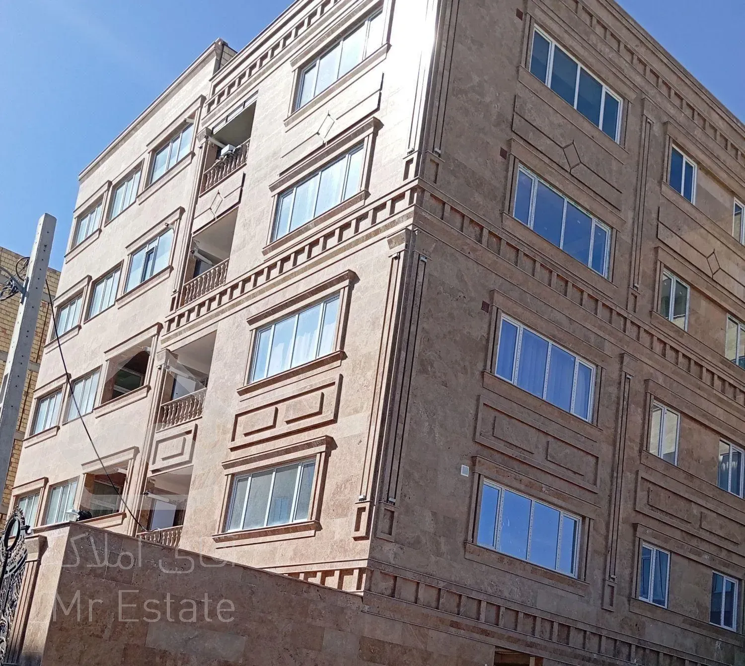 فروش آپارتمان ۱۲۷ متری ۲ خوابه