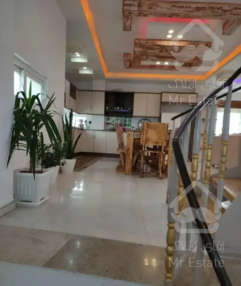 ویلا تریبلکس استخردار