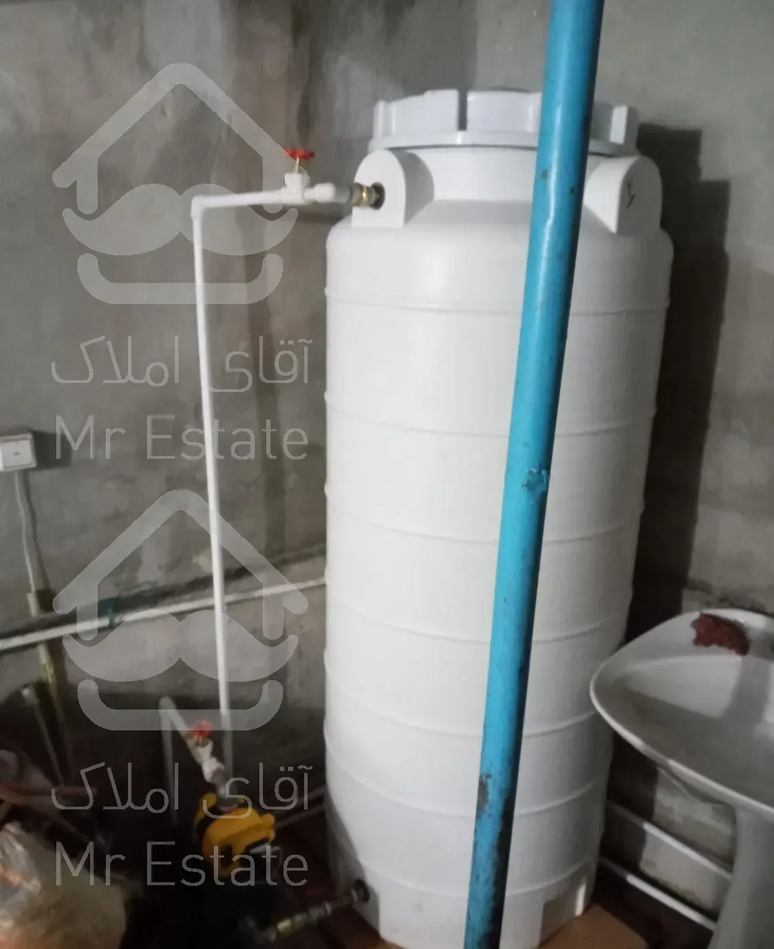 لوله کشی اب فاضلاب نصب پمپ منبع