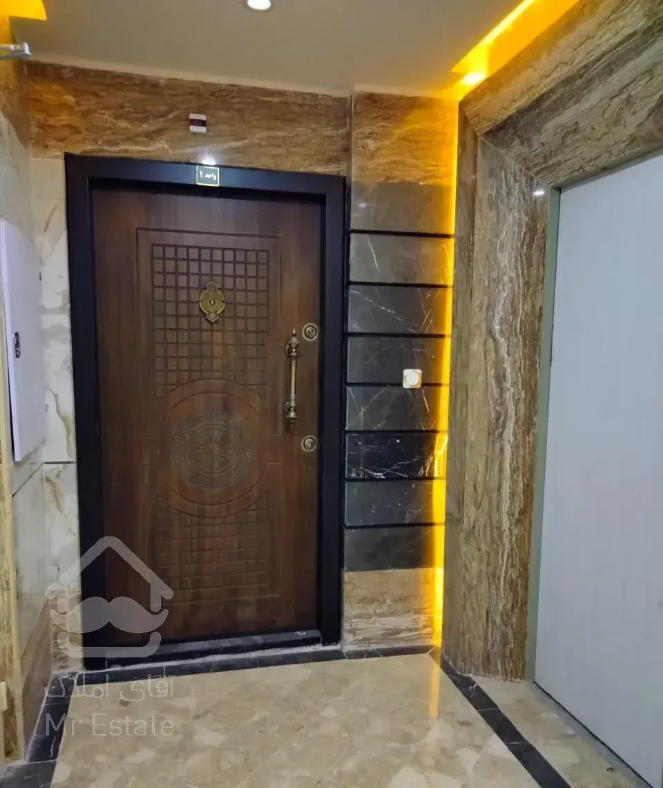 ۱۳۵ متر/ ۳ خواب / نوساز / تاپ لوکیشن شهید عراقی