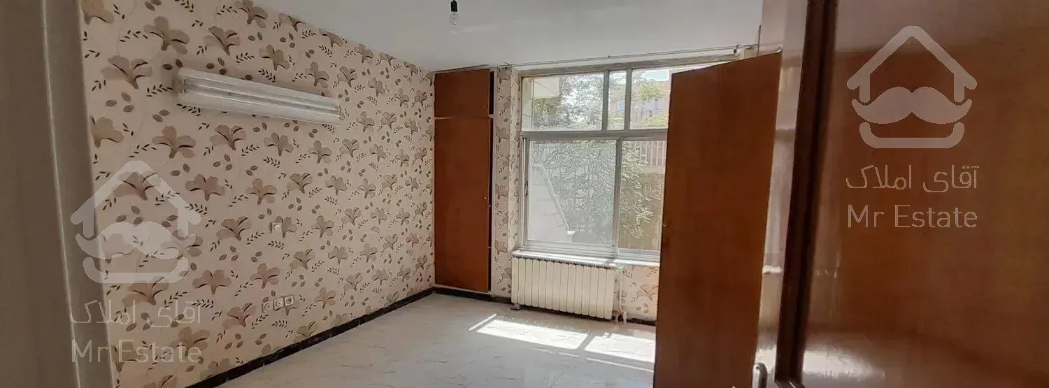 ۱۴۰ متری تک واحدی ط اول با پارکینگ غربی