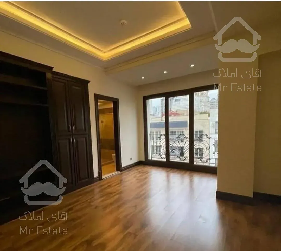 ۱۷۶متر کاج ۷ساله ()