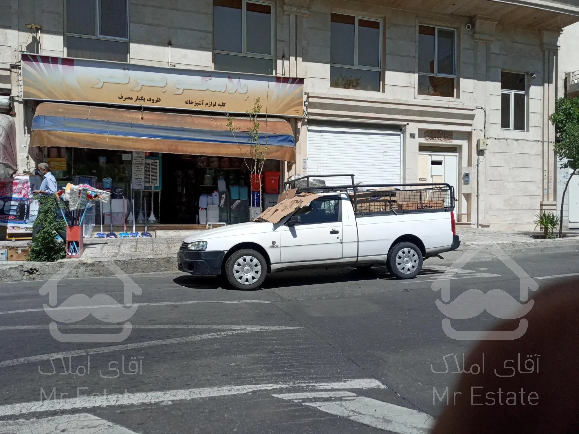 کد ۵۸ فروش ۵۲ متر مغازه بر اصلی