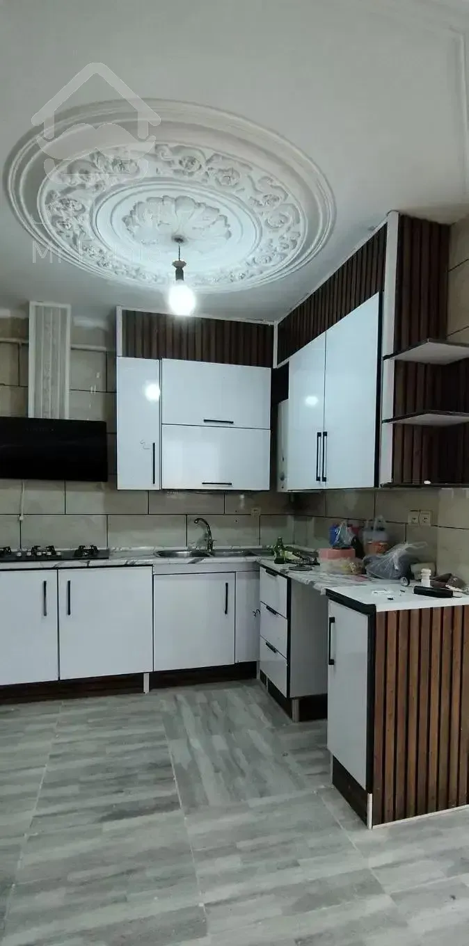 فروش طبقه تک سقف 65 متری