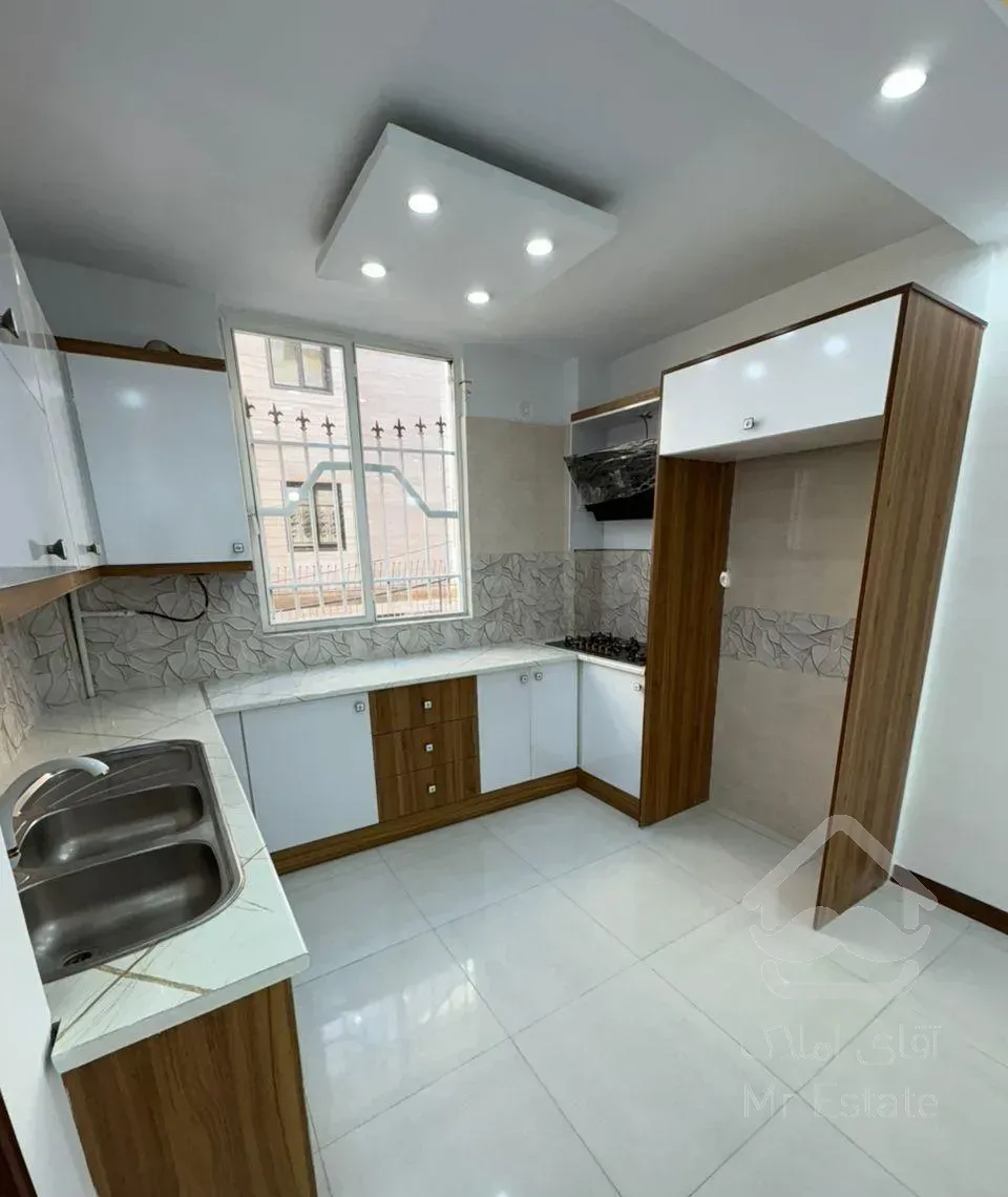 ۵۵متر . دو خواب . فروش فوری . زیر قیمت . جمهوری