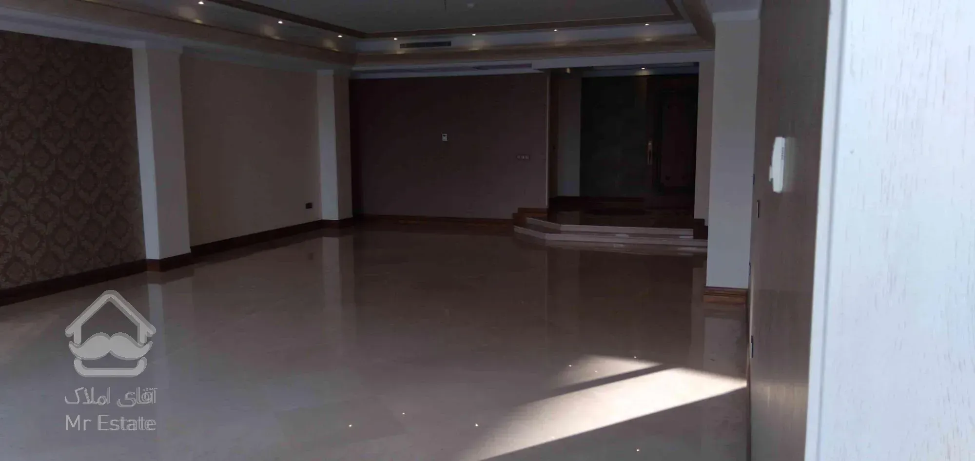 رهن و اجاره ۲۸۵ متری فرمانیه