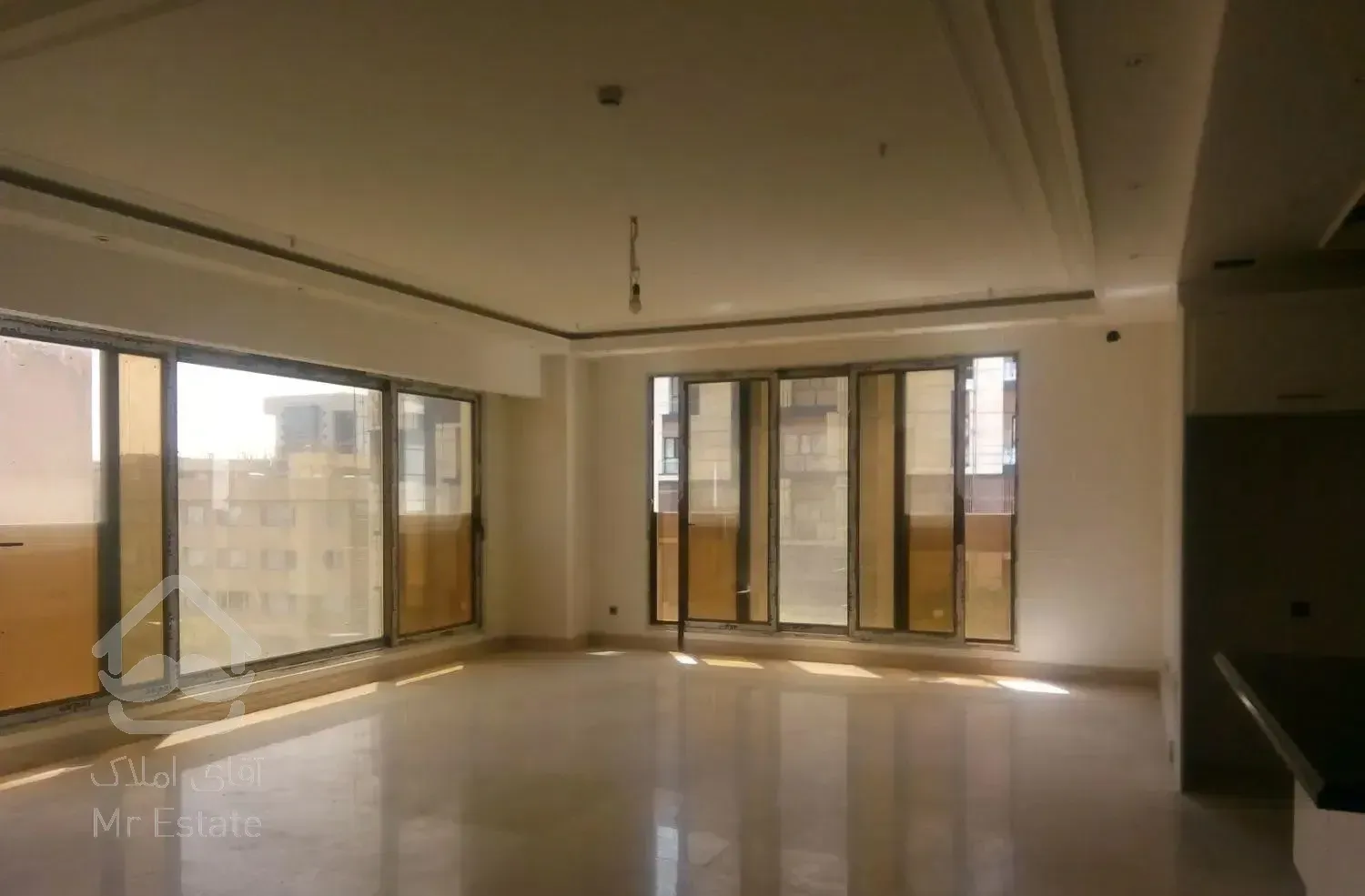 آپارتمان ۱۶۴ متری ۳ خوابه در دریا