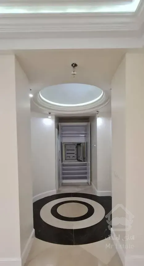 ۳۰۰متر ۴خواب ۲مستر برج فول امکانات ۲پارکینگ