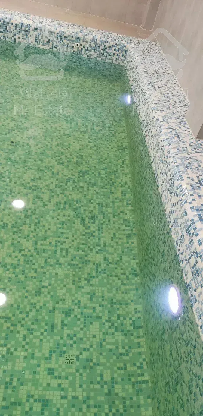 ویلااستخردارآب گرم  با استخر نوساز و شیک